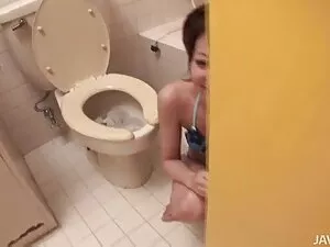私の猫が伸びている間にQueefing、 ...