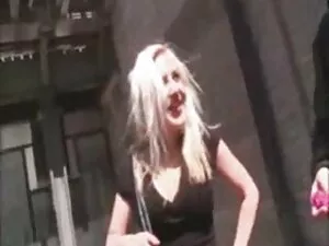 写shemale触れる彼女の大きなコック ...